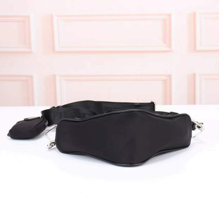 Picture of Prada Mens Bags _SKUfw167300921fw